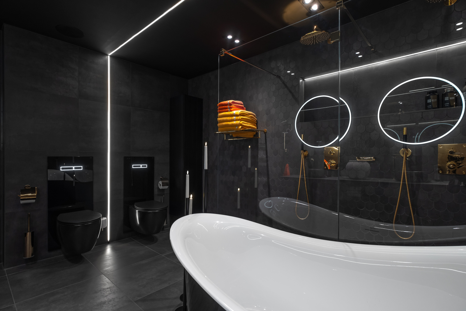 Badekar fra Vikingbad og innebygget dusjsett fra Tapwell